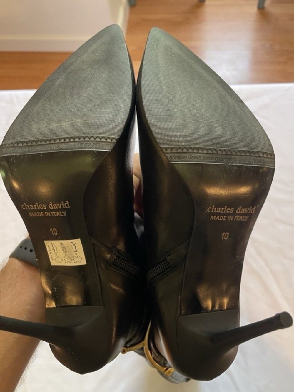 Charles David Black Leather Stiletto Boots w/ Gold Bar Strap Sz 10 Narrow Shaft - Picture 6 of 10